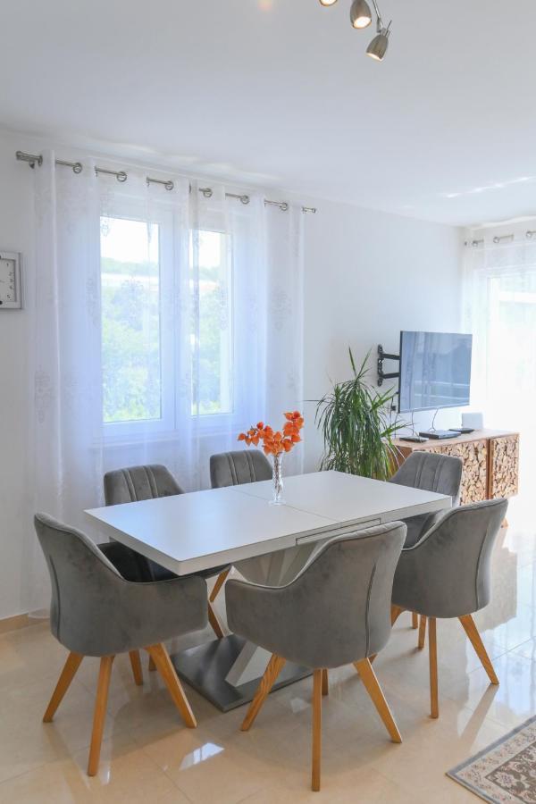 Ferienwohnung Apartman Iskra Rijeka Exterior foto